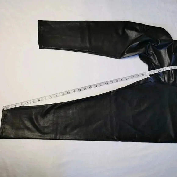 7 For All Mankind | 1XL Black Faux Leather Leggings - Picture 12 of 12